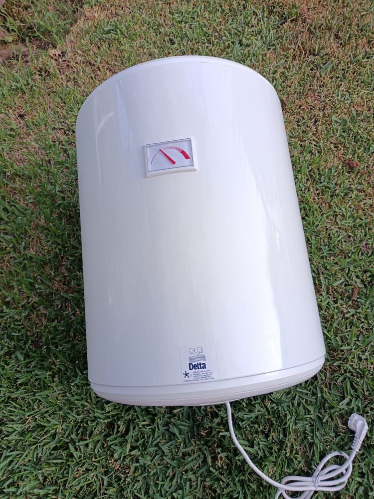 Termo acumulador Delta 50L novo