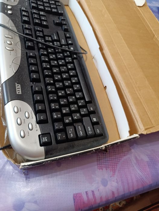 Продам клавиатуру,для ремонта