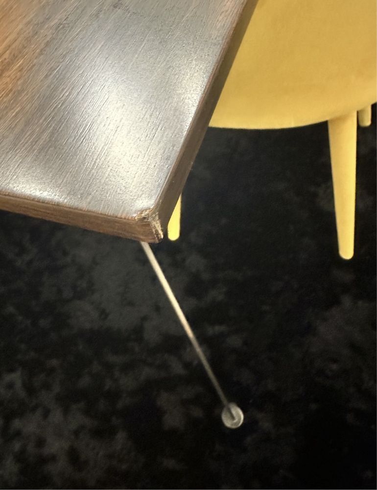 Mesa de Jantar com Tampo de Eucalipto