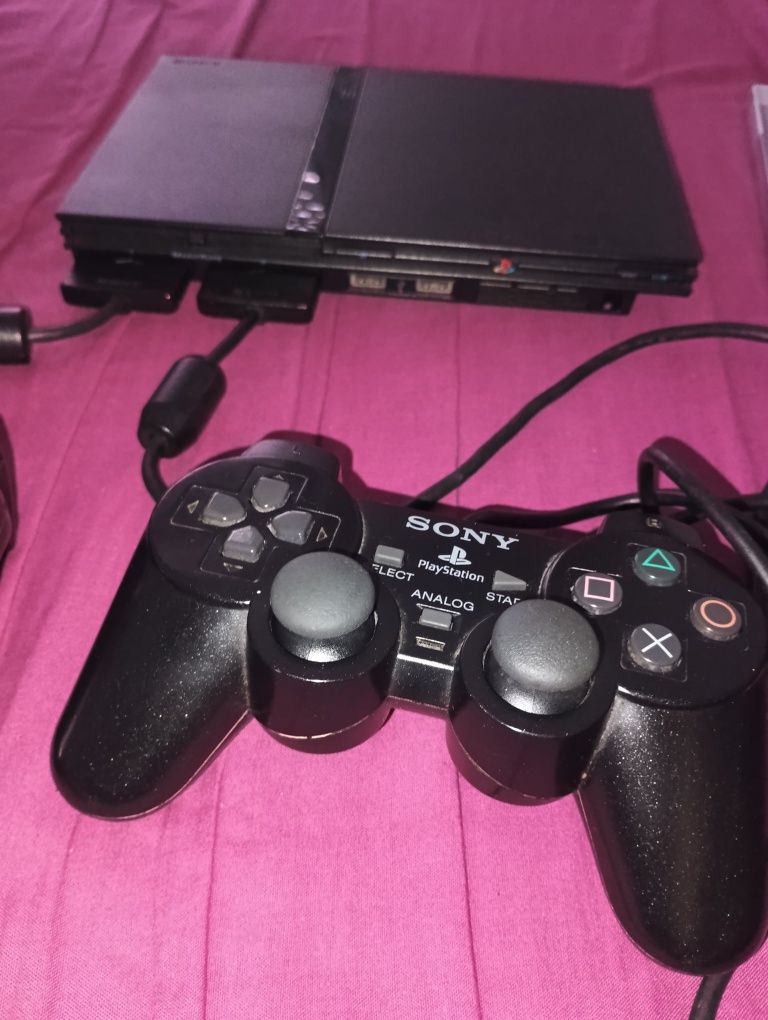 Vendo PS2 com 2 controles em bom estado funcionando perfeitamente