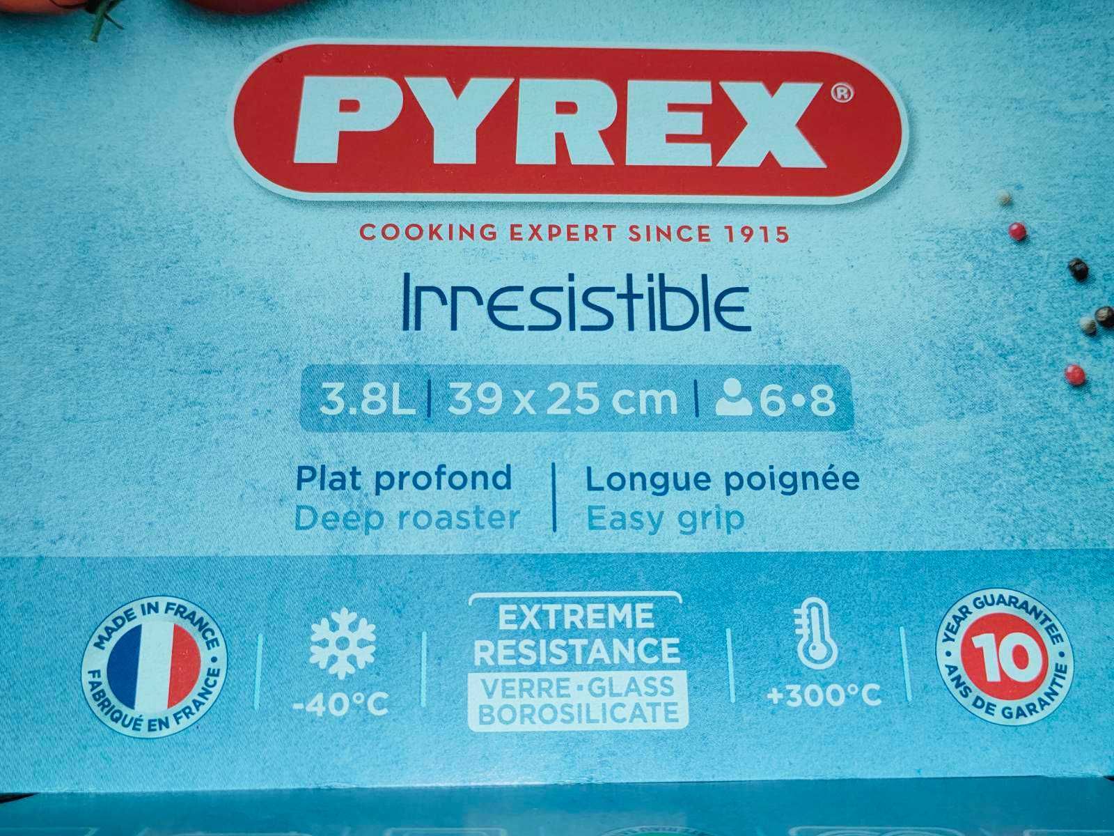 Красивая стеклянная форма для запекания Pyrex 3,8л. Новая