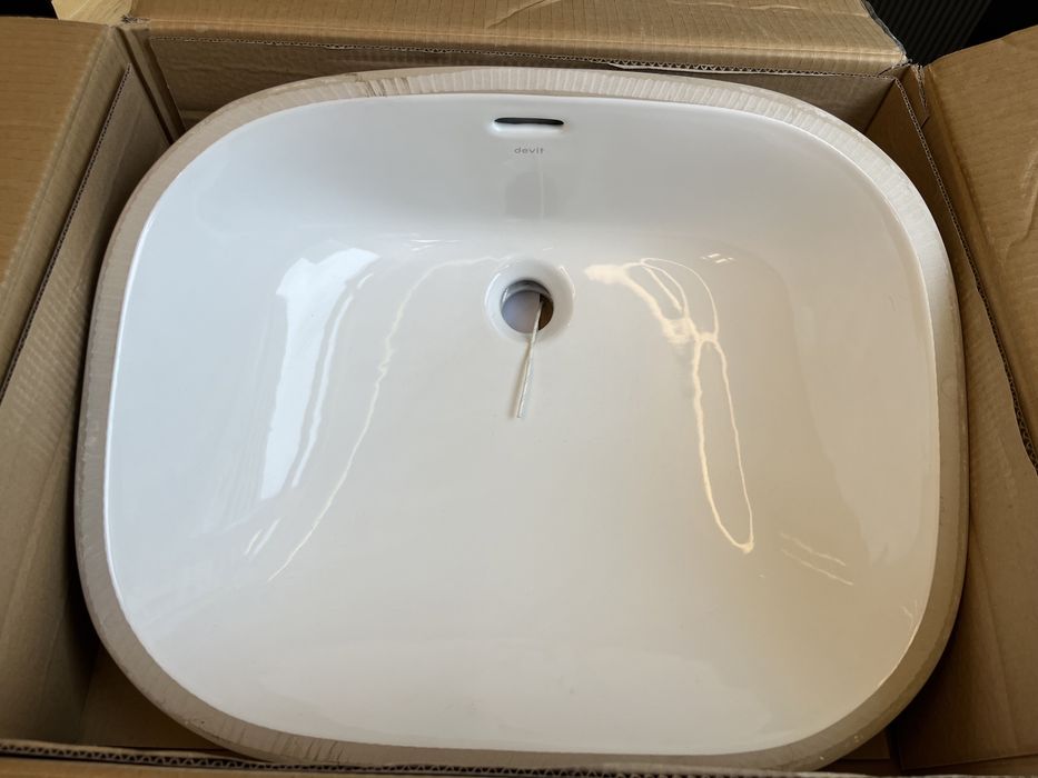 Умывальник Devit Quadra 1610132