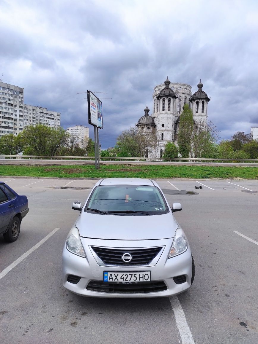 Nissan Note-Versa 2013 avtomat газ/бензин