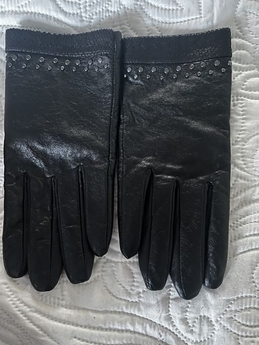 Женские перчатки  reserved