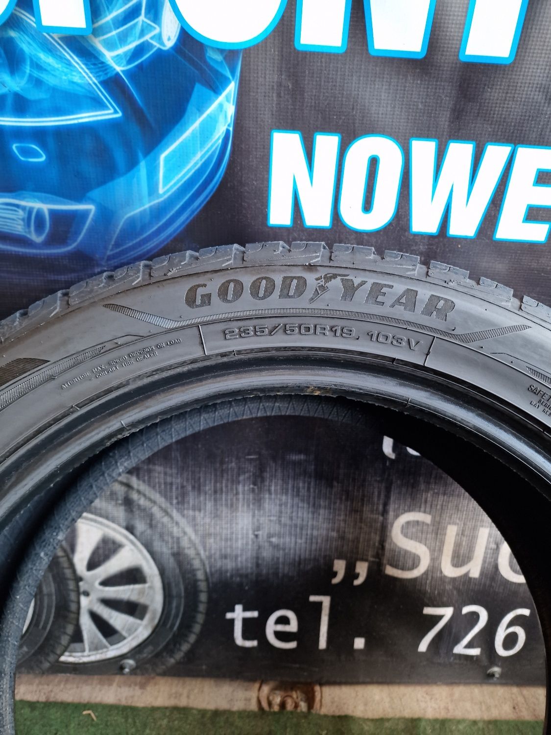 Opony zimowe 235/50/19 Goodyear ładna Para 2019