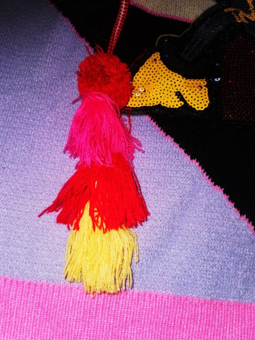 Sweterek damski Disney Miki mouse cekiny pompony