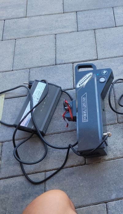 Bateria z ładowarką do roweru elektryczny