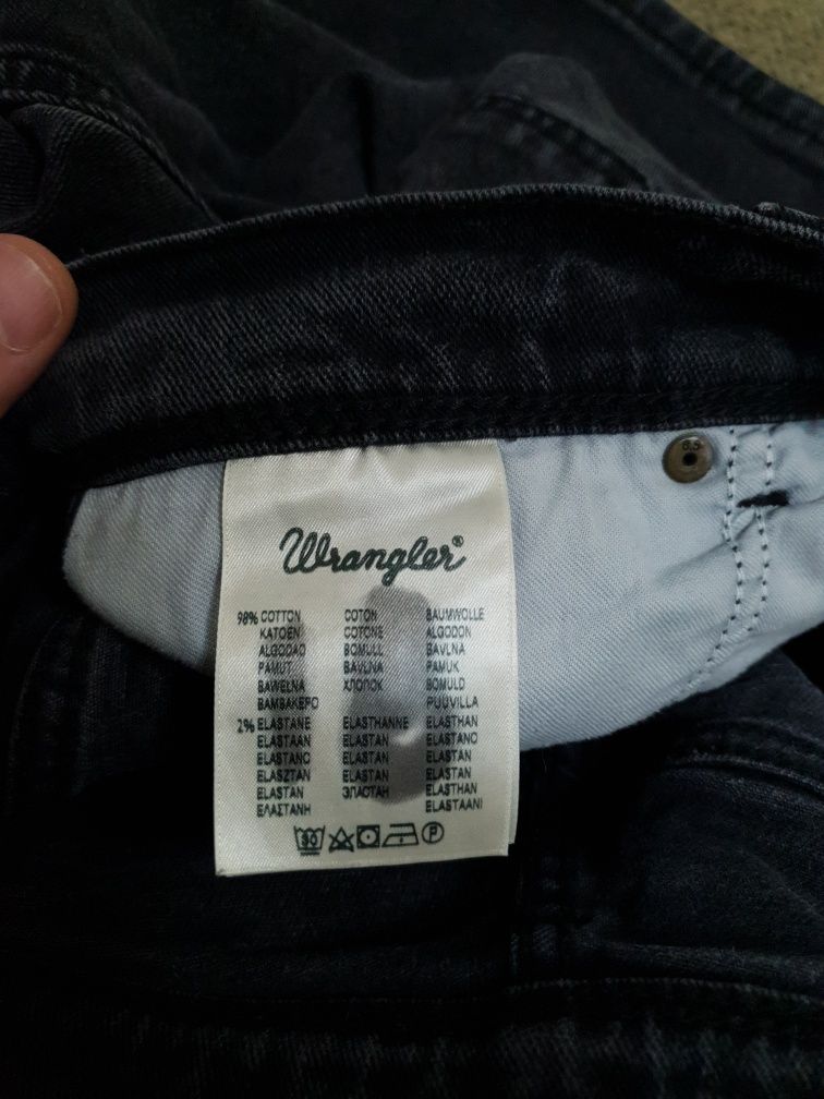 Spodnie męskie jeansowe Wrangler W38 L32 L Durable Quality