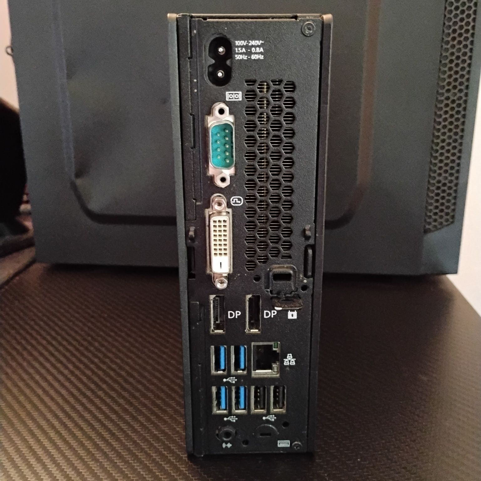 Fujitsu Esprimo q956