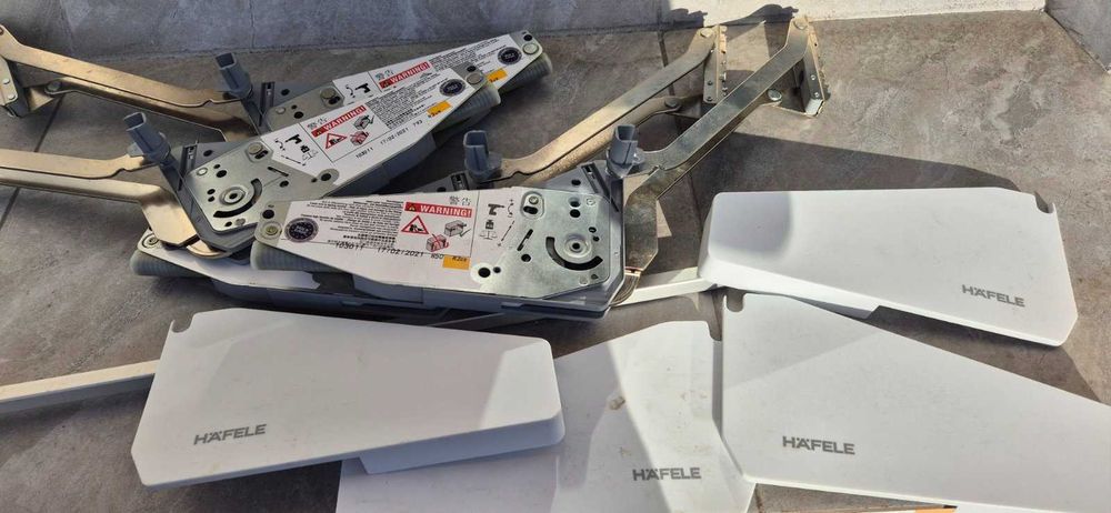 Механізм для паралельного підйому вгору Hafele фасадів ДСП