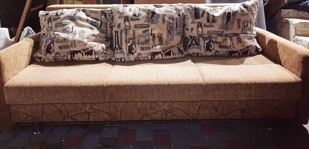 Продам диван еврокнижку книжку