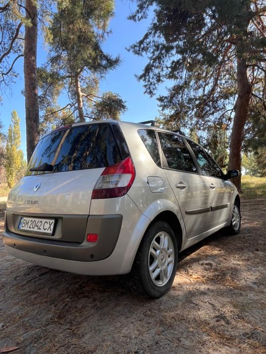 Надійне авто Renault Scenic