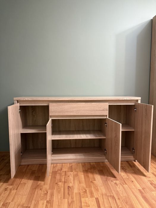 Komoda 168x40x92 cm – elegancka i pojemna, stan bardzo dobry