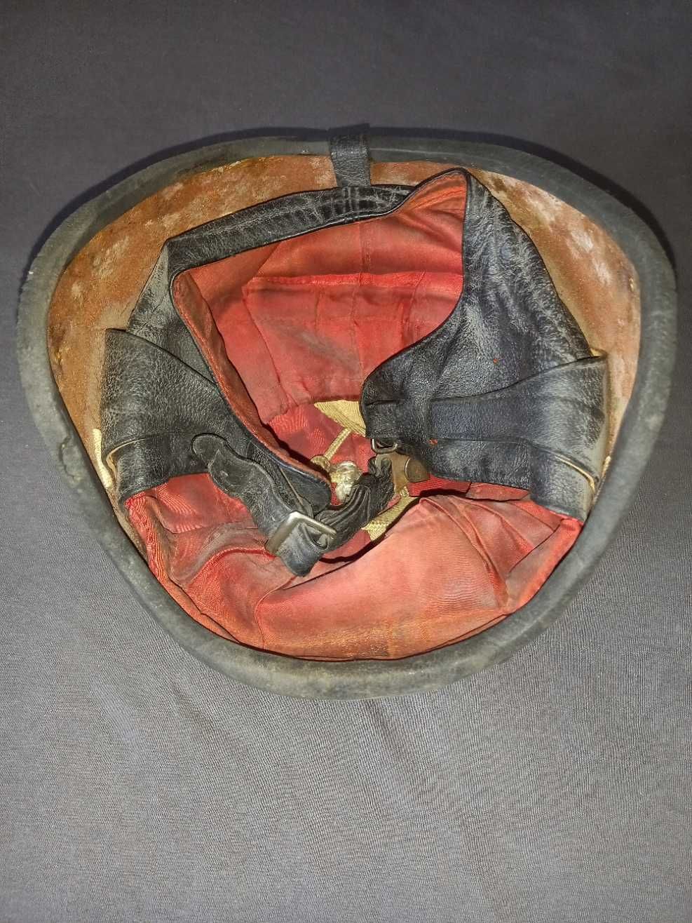 Stary kask motocyklowy retro