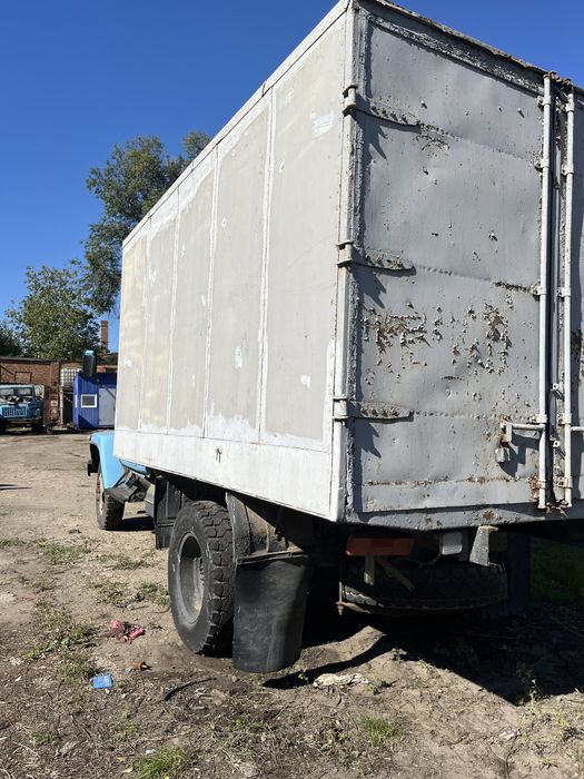 Продеється Газ 3307