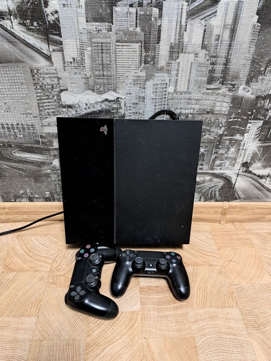 Ігрова приставка Sony PS 4