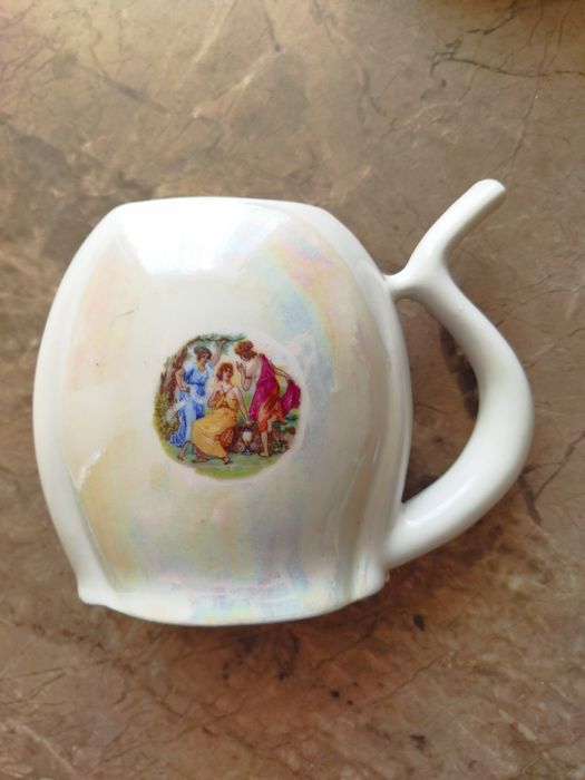 Бюветница, поильник для мин. воды.