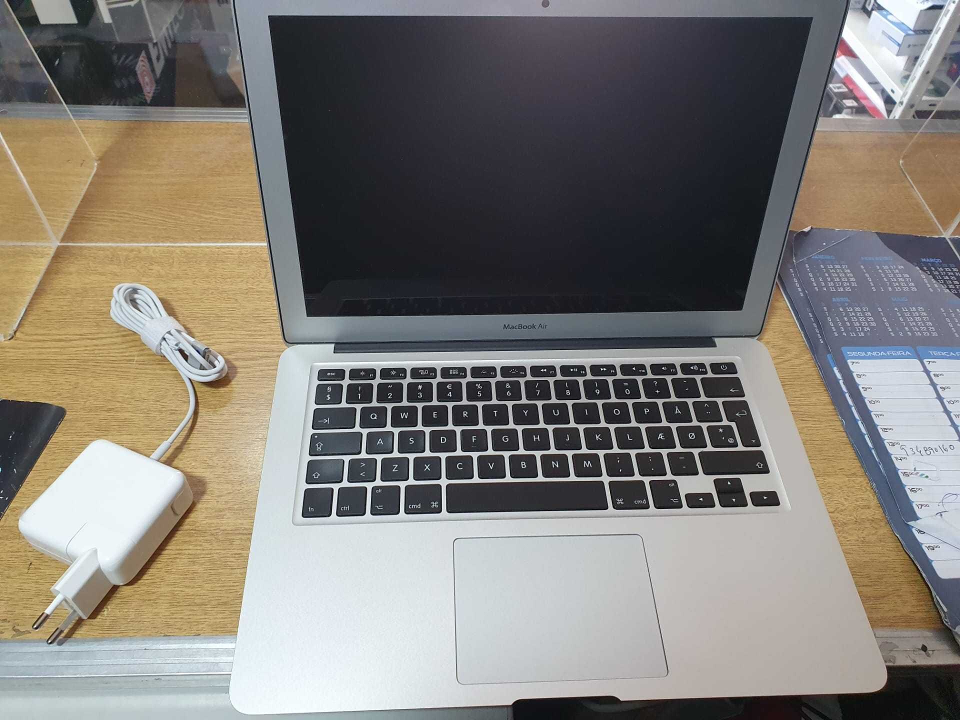 Apple Macbook Air Mid 2013, Intel i5-4250M, 4GB, 256GB SSD, 13.3"