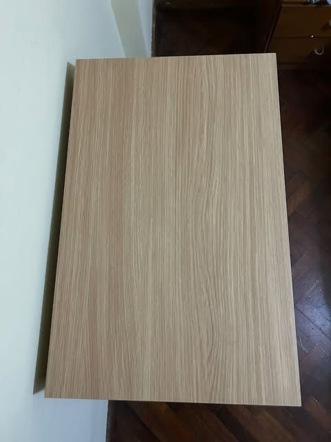 Cómoda c/4 gavetas, chapa de carvalho c/velatura branca