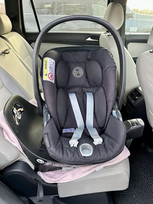 Автокрісло Cybex Cloud T i-Size з базою