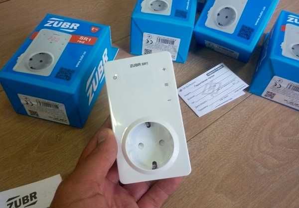 Реле напруги ZUBR SR1 однофазне в розетку