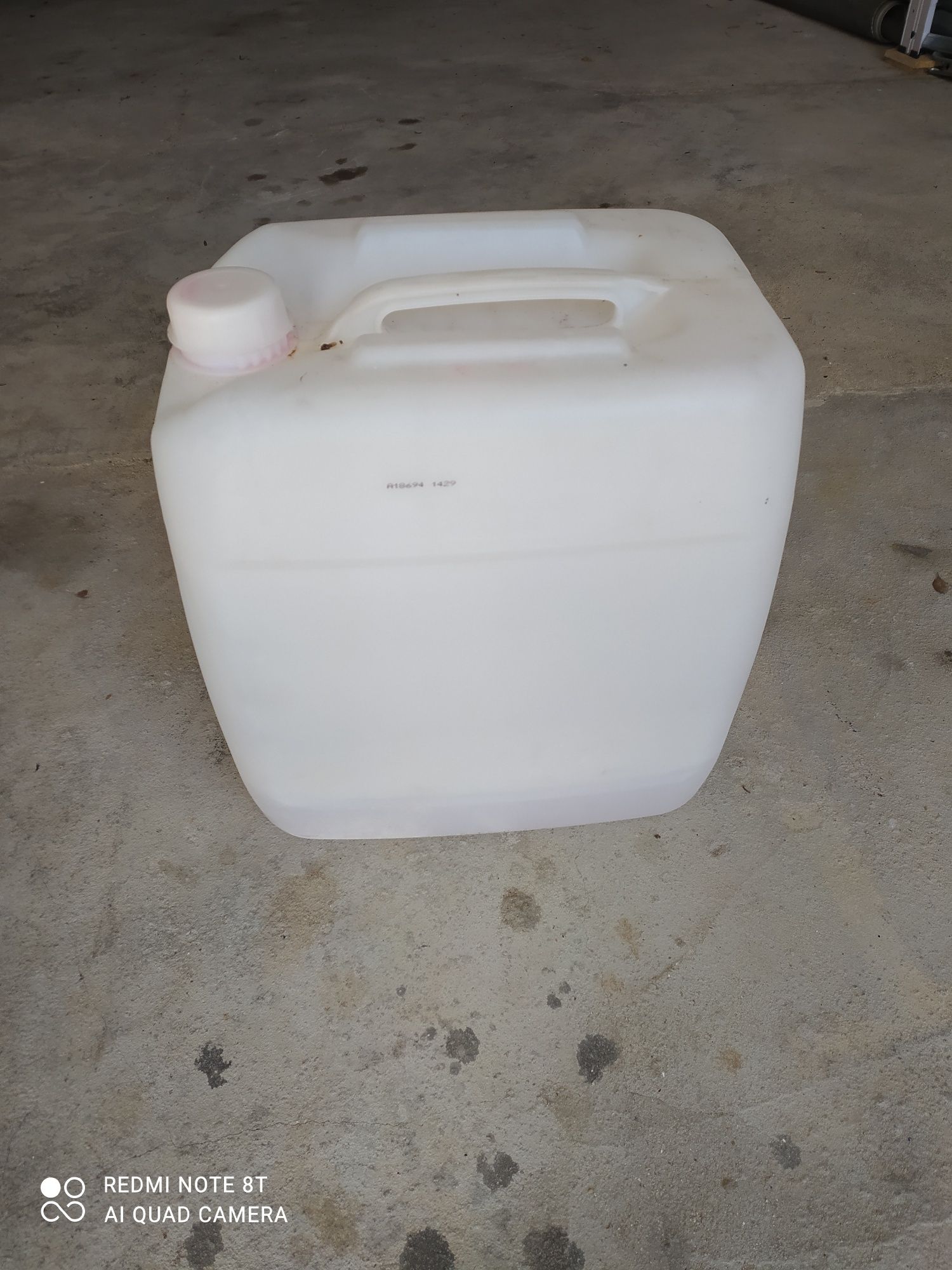 Barica, Jarican, Deposito plastico com furo para torneira 30 litros