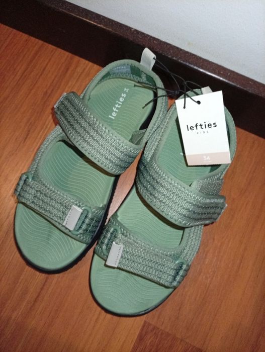 Sandálias Verdes de menino