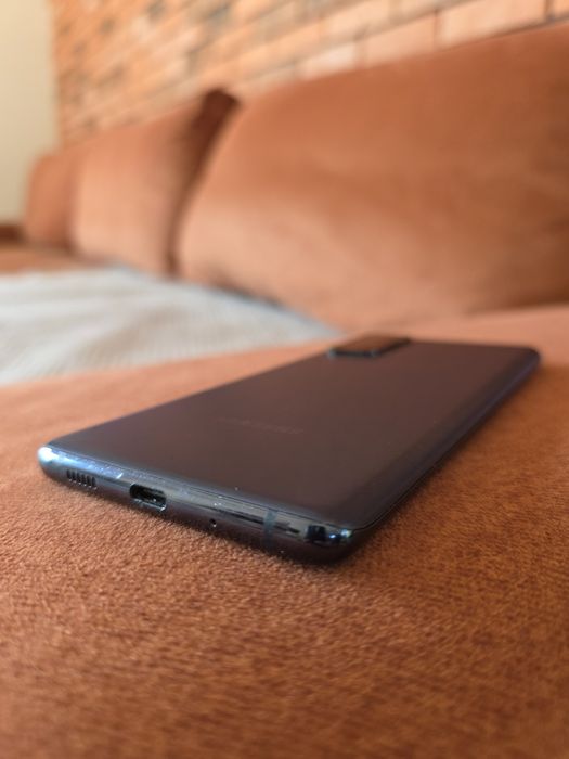 Samsung Galaxy S20 FE 5G 6/128GB - stan bardzo dobry, 100% sprawny!