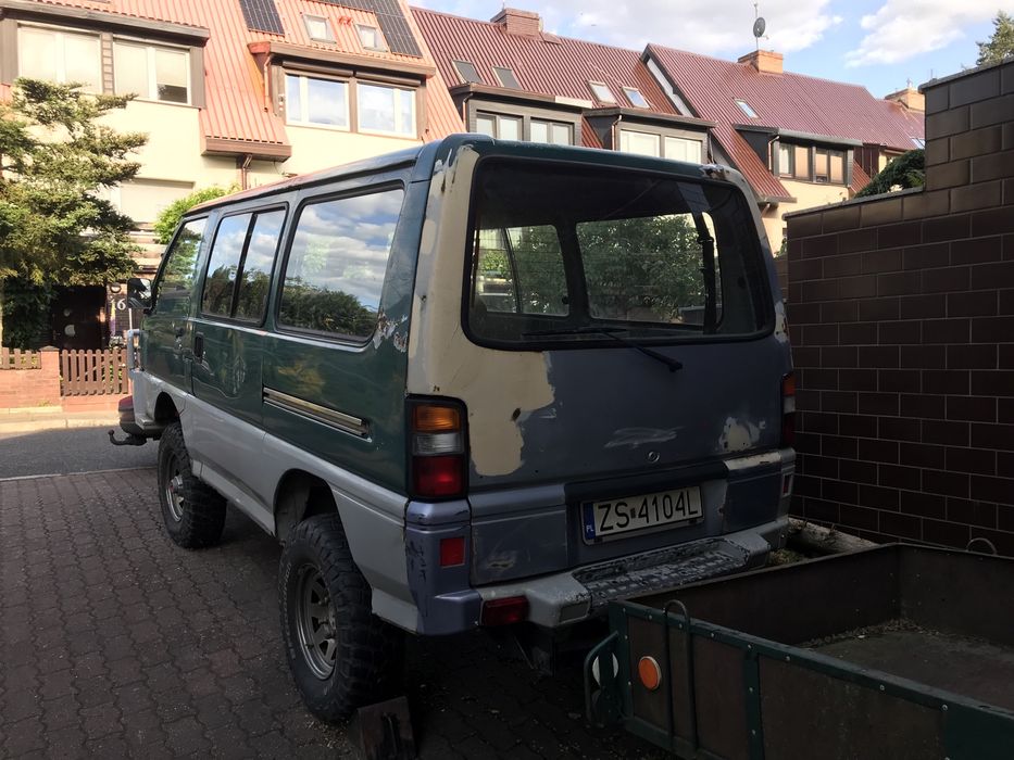 Mitsubishi L300 bus 4x4 off-road