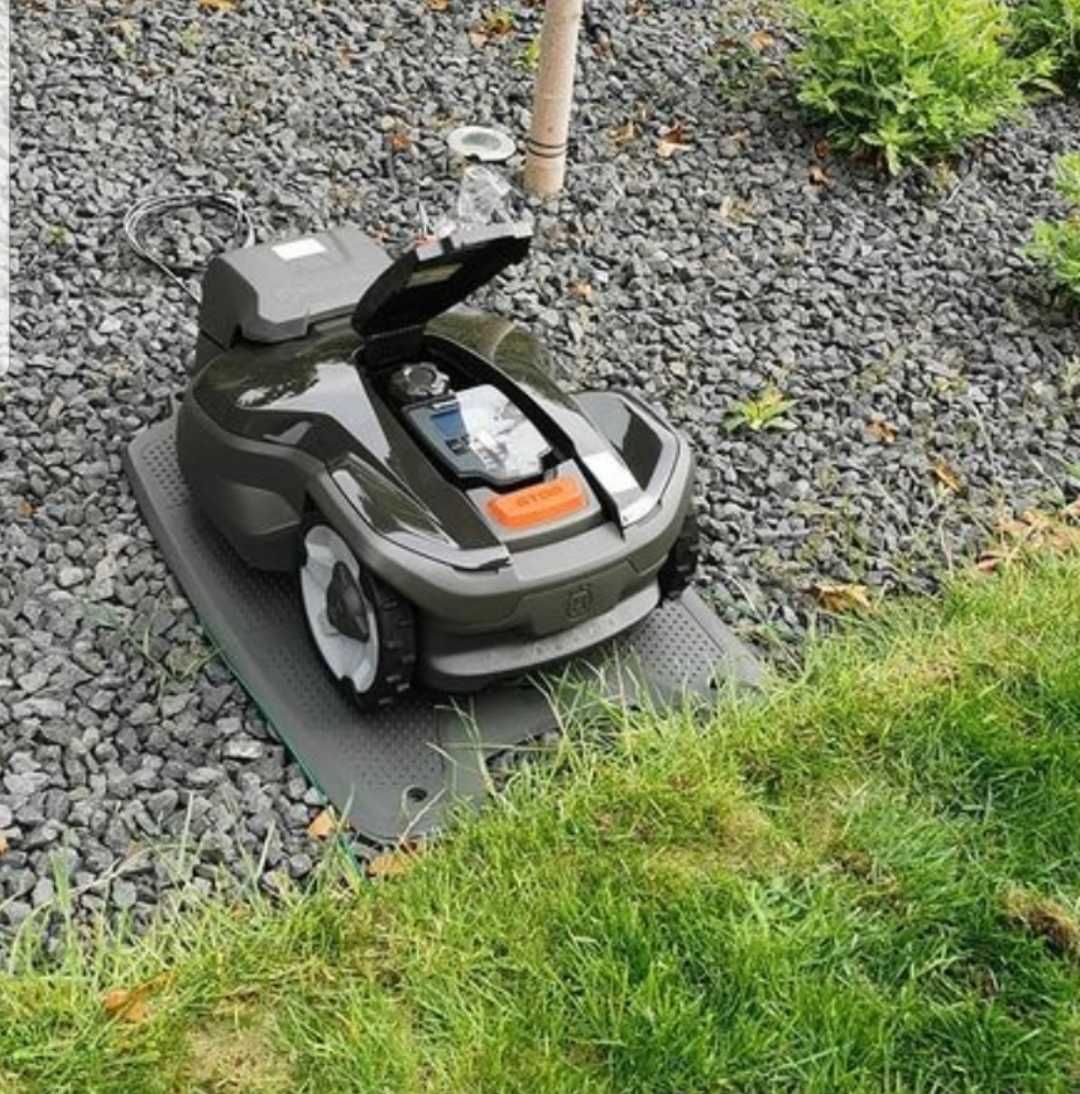 Montaż robotów koszących , robot koszący