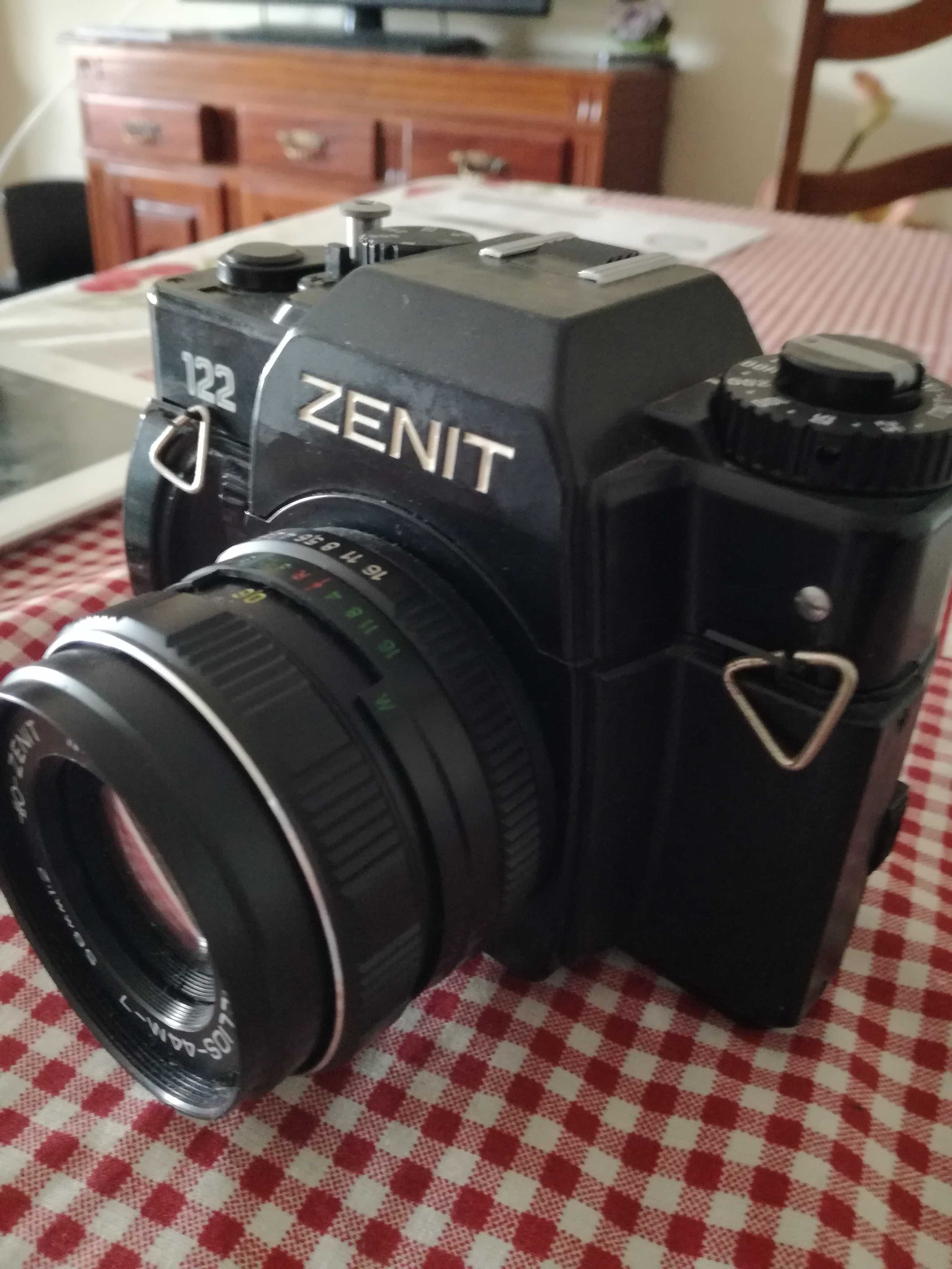 Vendo máquina fotográfica de coleção Zenit—122