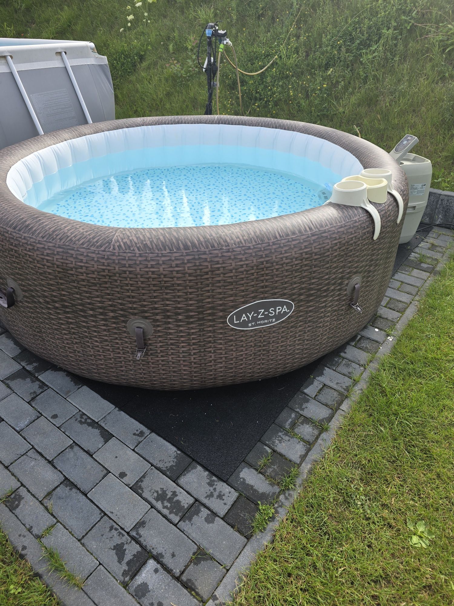 Jacuzzi bestway z hydromasażem