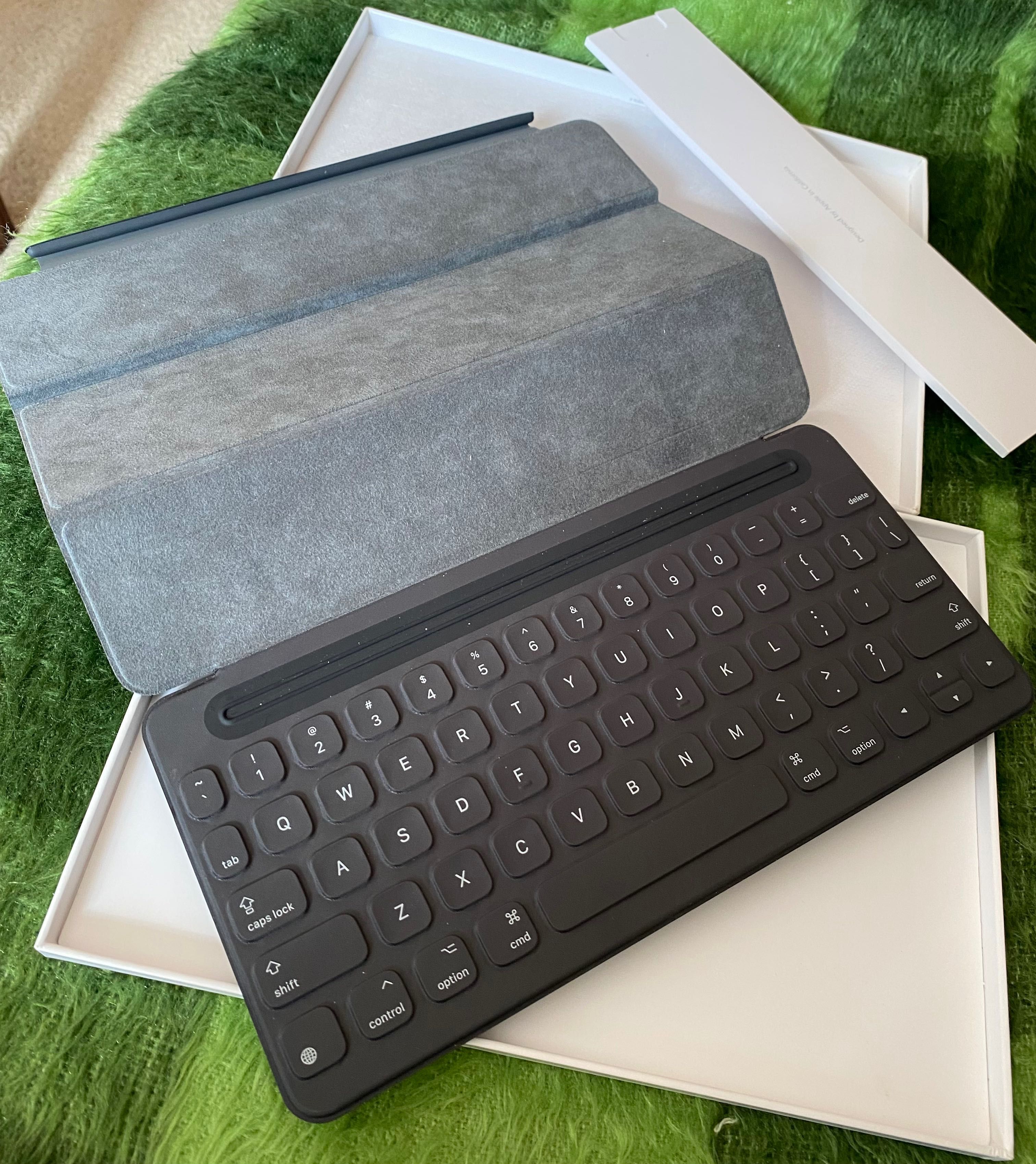 Клавиатура Apple IPad PRO 9.7 Smart Keyboard A1772 новая