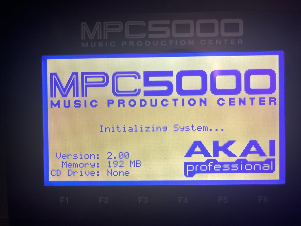 Akai MPC 5000 - sampler, syntezator, stacja robocza