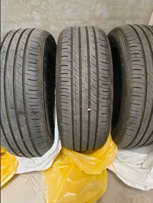 Sprzedam komplet opon letnich 215/50R18, praktycznie nowych