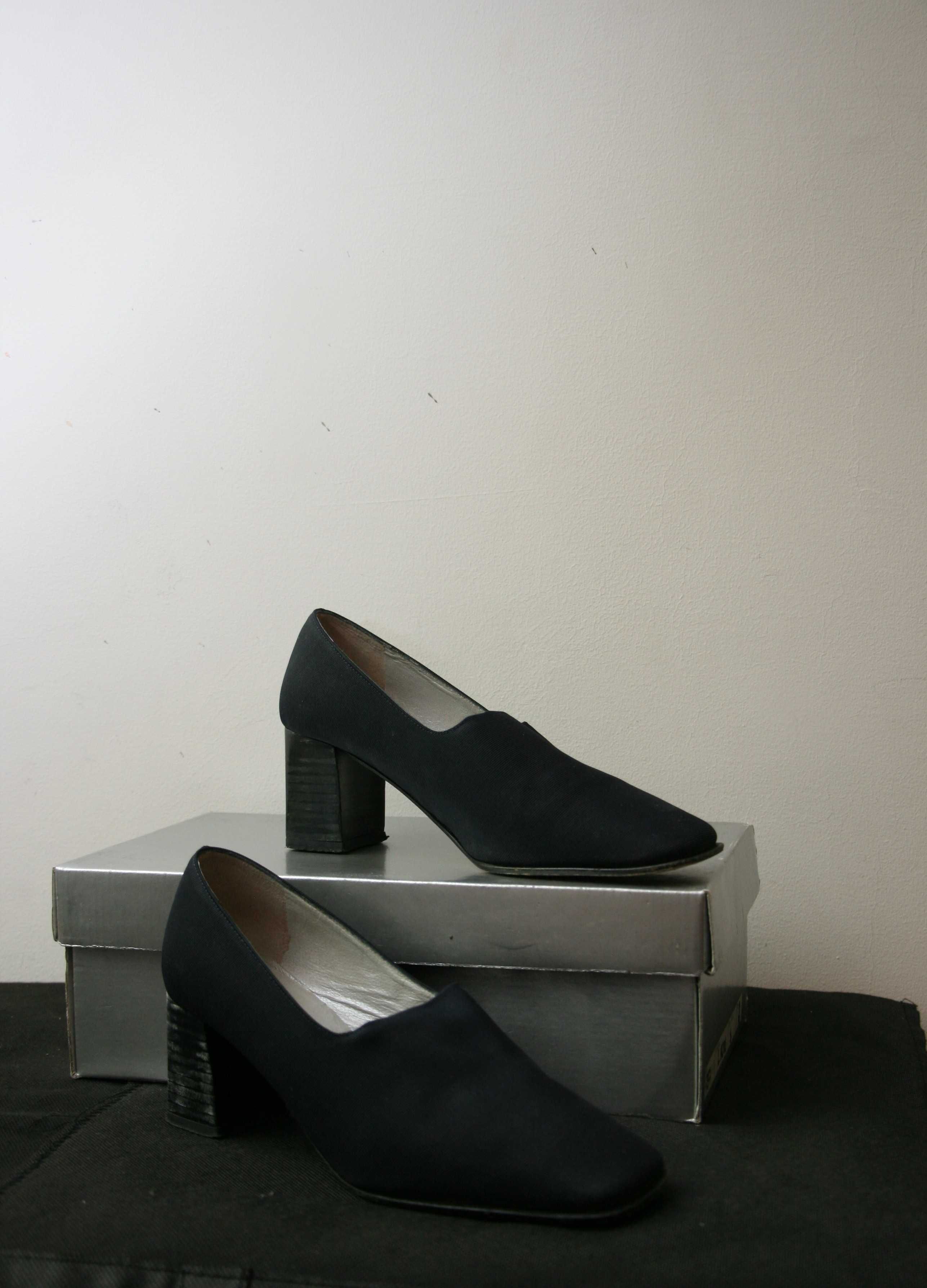 Sapatos de Salto Alto Quadrado Vintage (ainda na caixa original)