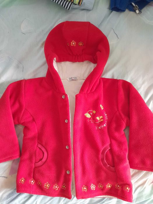 Продам фірмову флісову кофту для дівчинки розмір 74