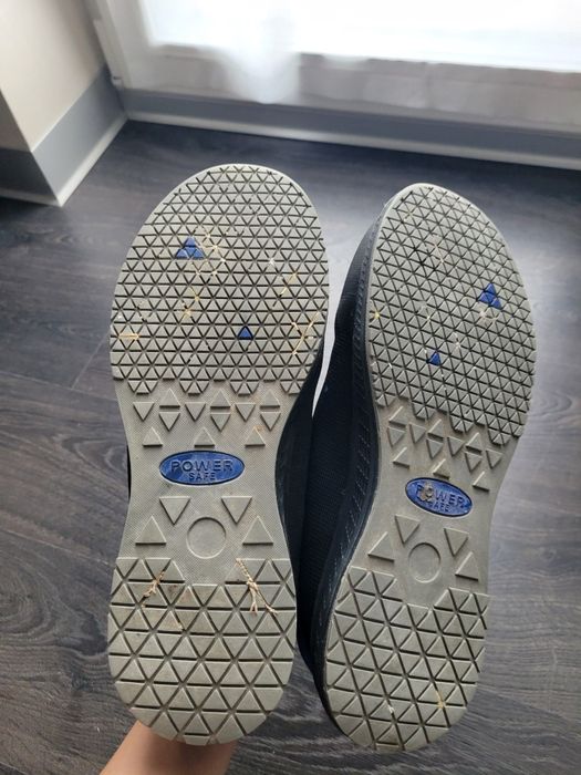 Продам кросівки робочі