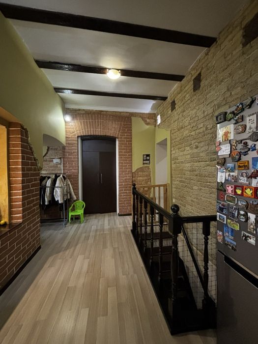 Терміново, 75 кв м, двокімнатна квартира.  вул. Амброса