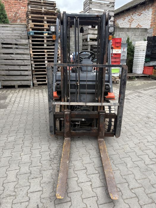 Wózek widlowy toyota