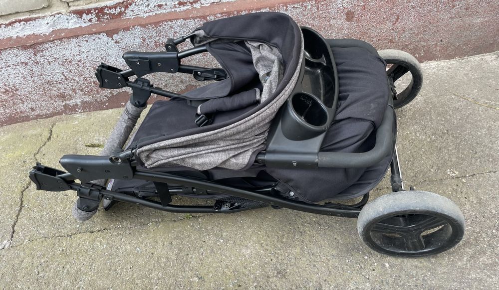 Прогулянкова коляска