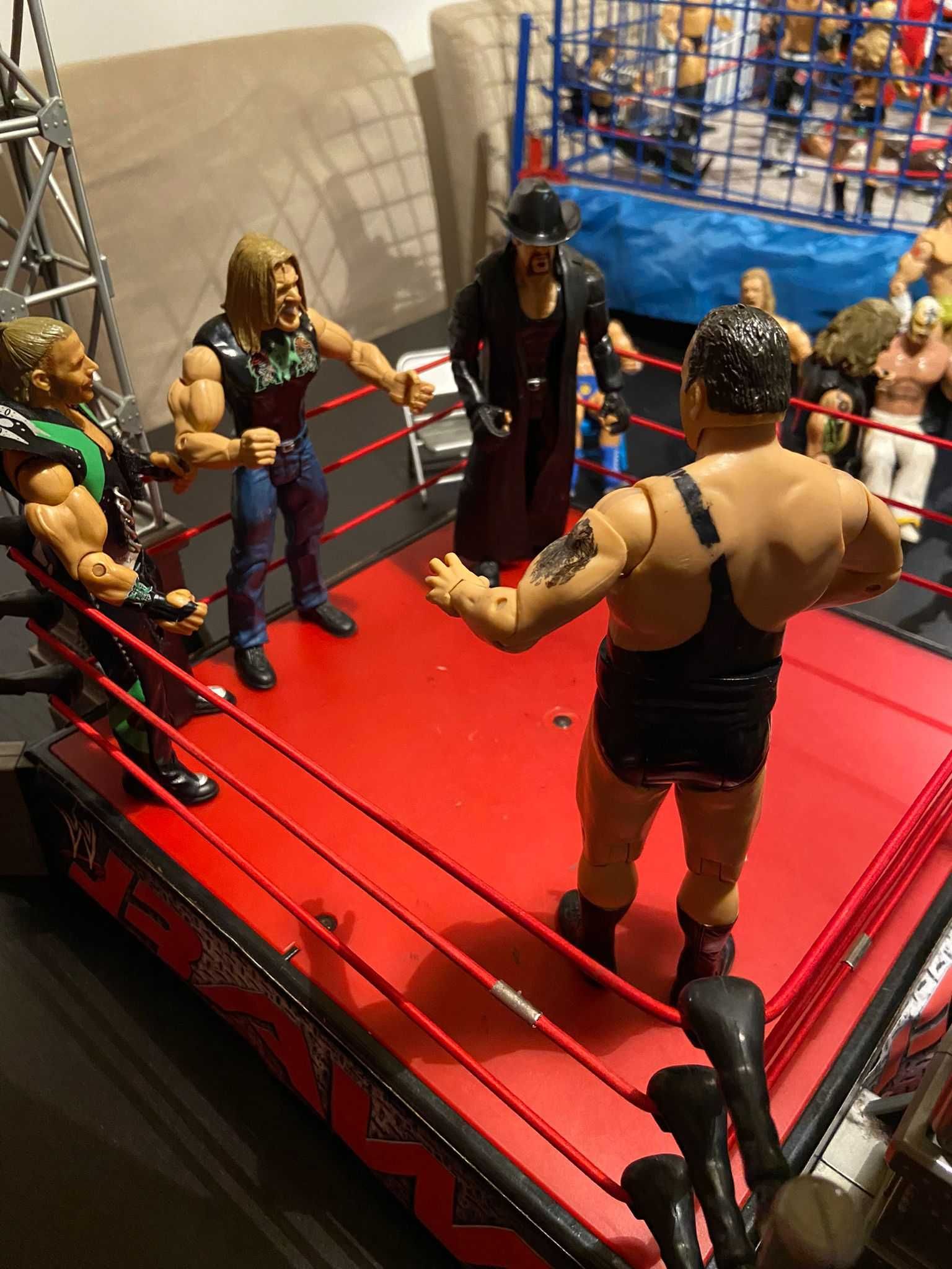 60 Figuras WWE Cena,Orton,Triple H,Undertaker,Umaga,Ric Flair