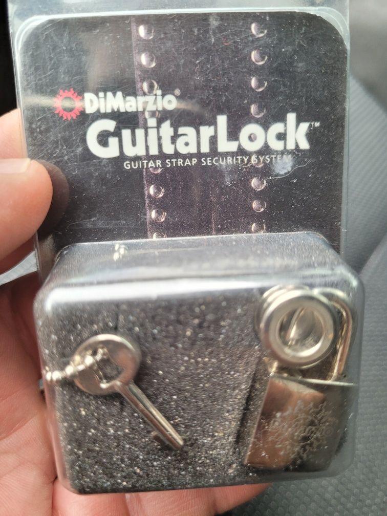 Guitar lock DiMarzio