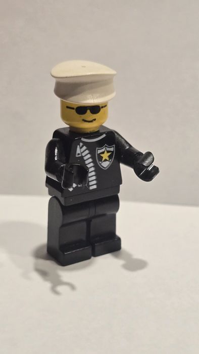 Minifigurka lego classic Town policjant