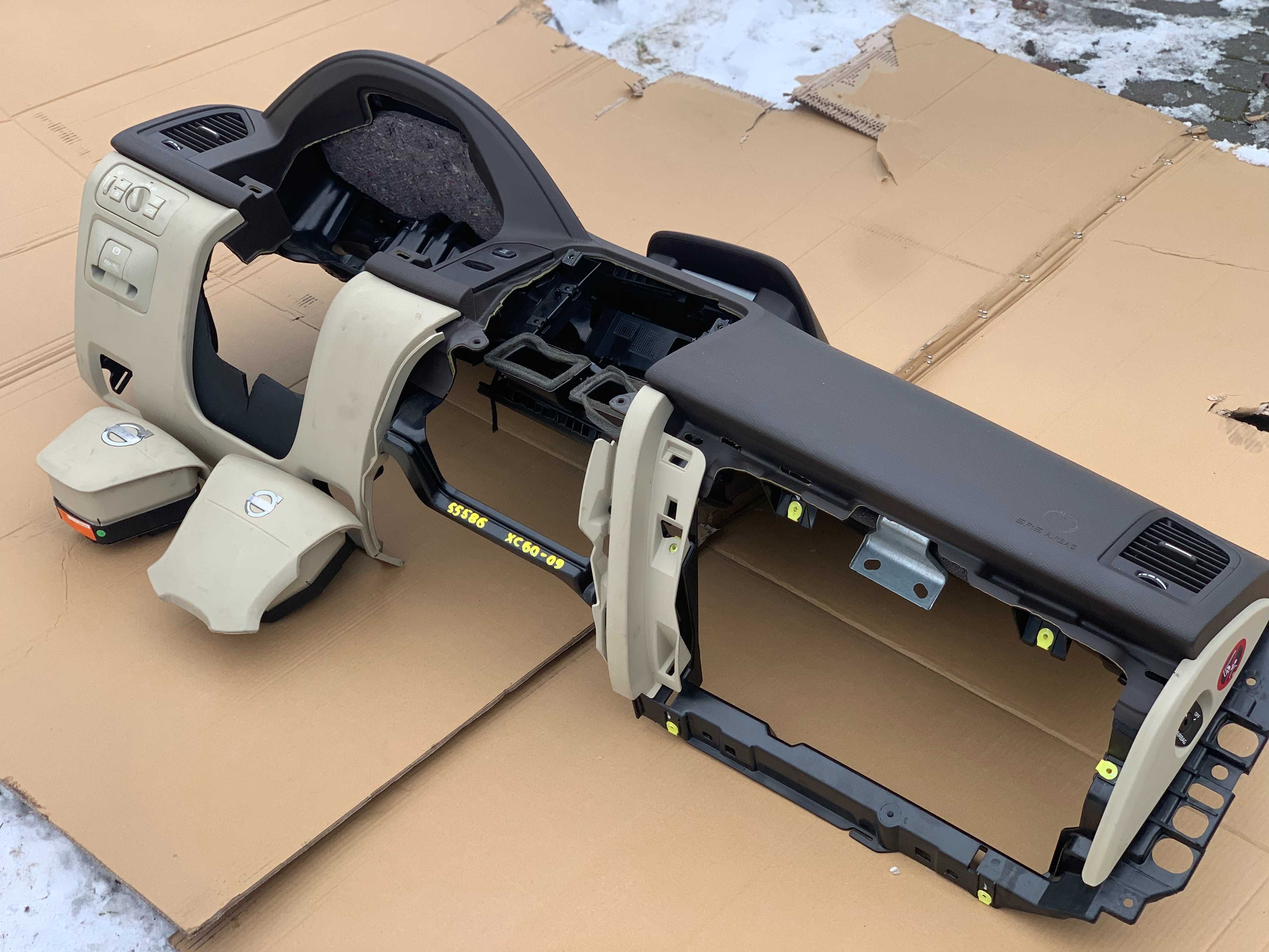 Deska rozdzielcza konsola z poduszka pasażera Volvo XC60 I RADAR