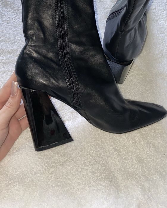 Ботинки ботильйони на широму каблуку