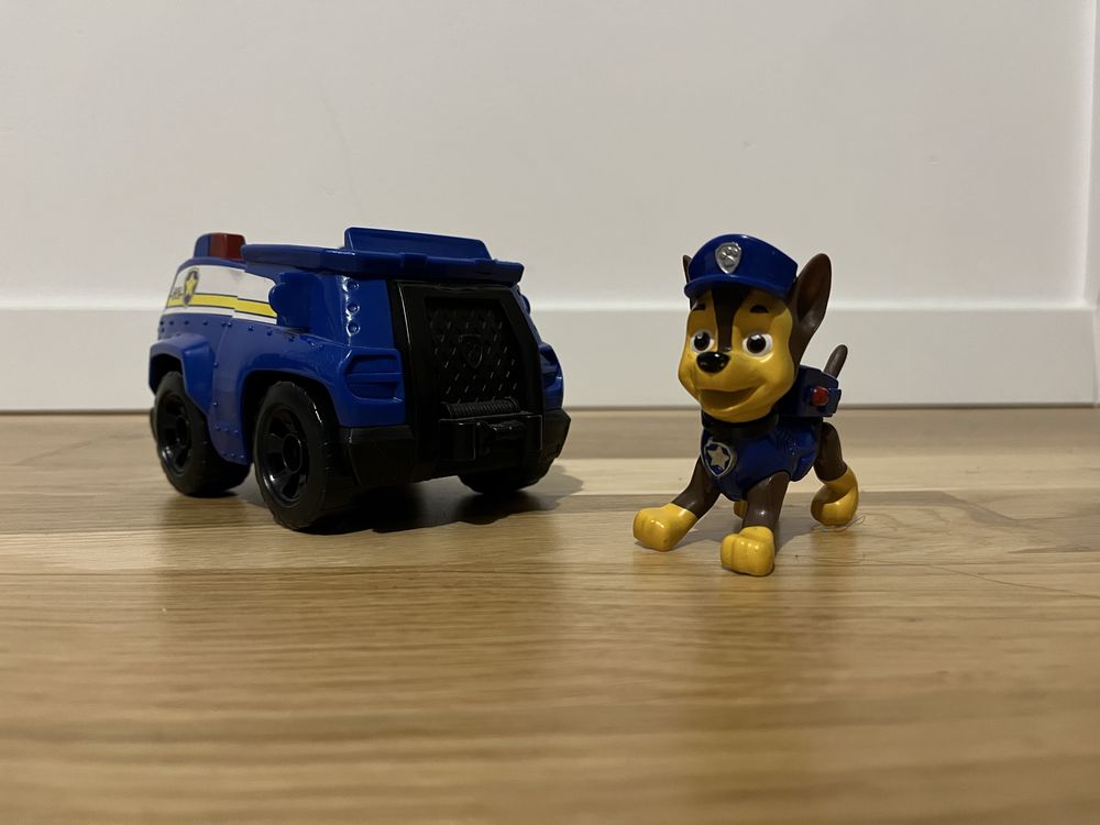 Baza psiego patrolu Spin Master, ze zjezdzalnia . Z chasem i pojazdem