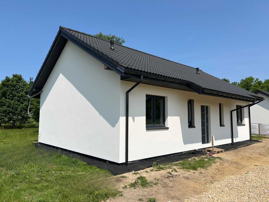 Dom parterowy, wolnostojący w malowniczej okolicy