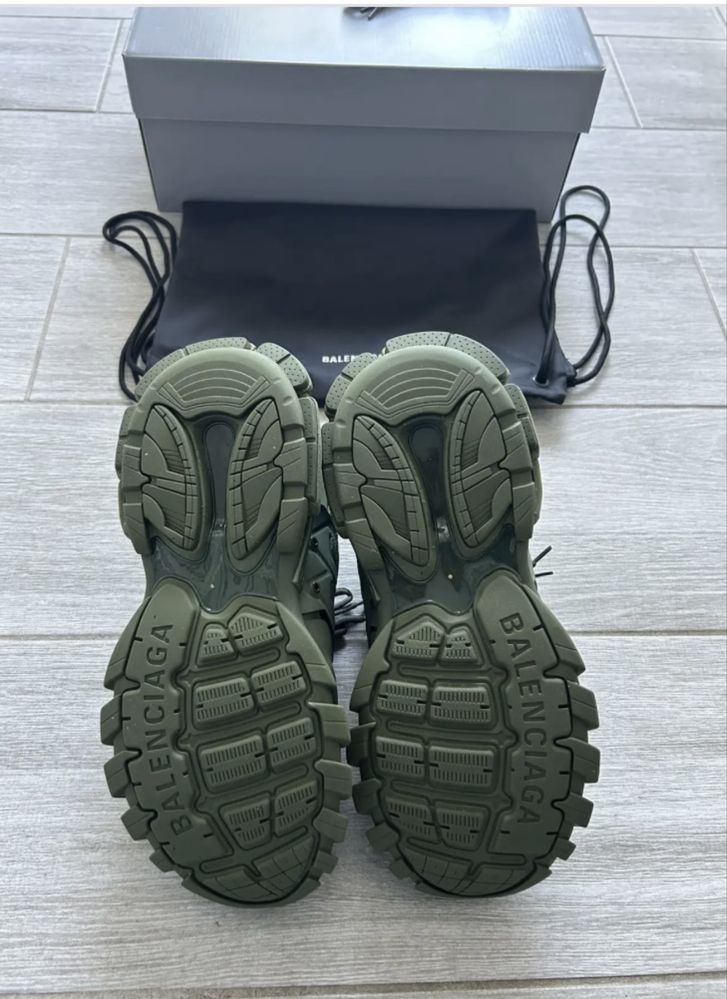 Balenciaga track 1 legit,