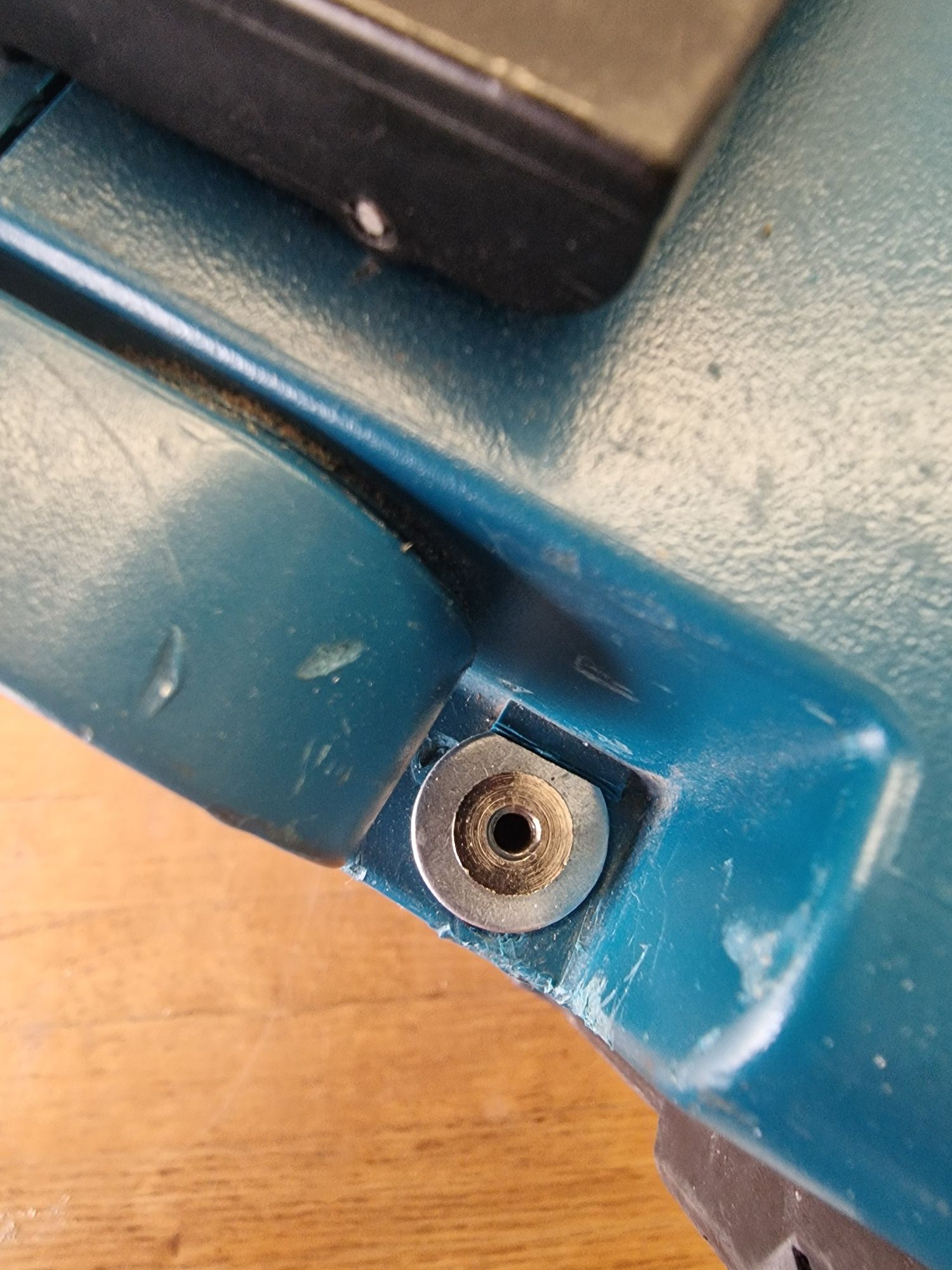 Makita DMR110 radio